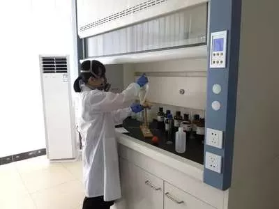 ʵ������������